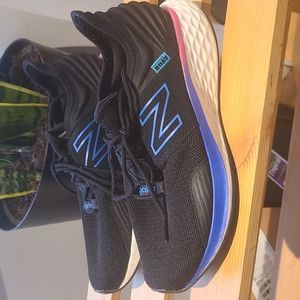 Ladies New Balance Fresh foam Roav shoes